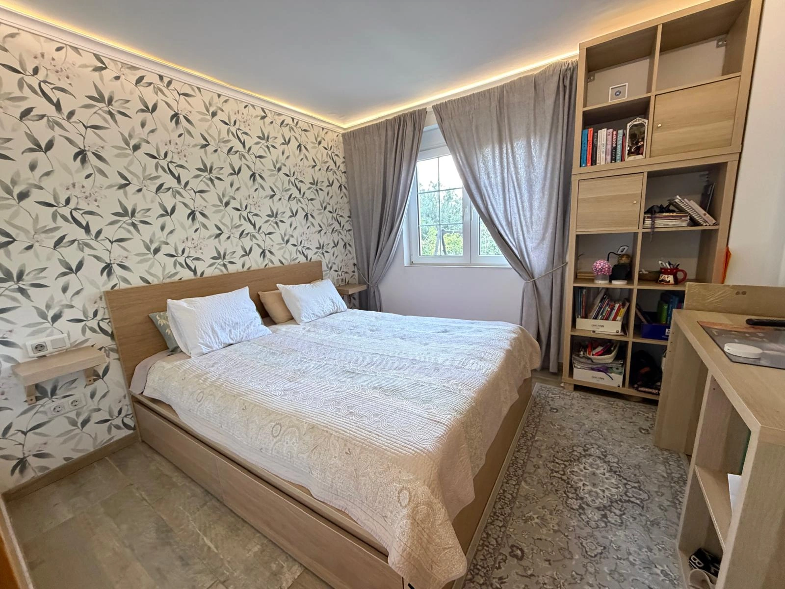 Chalet en venta en Playa Marinas, Denia: 4 habitaciones y piscina privada.