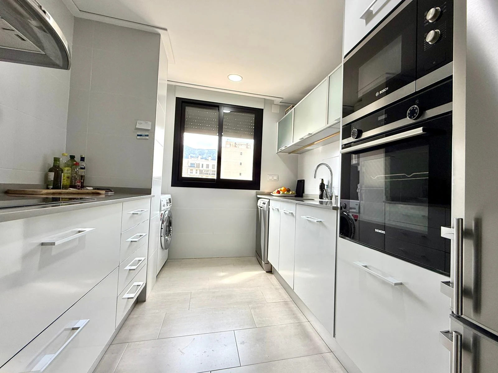 Apartamento en la zona de club nautico en urbanizacion moderna