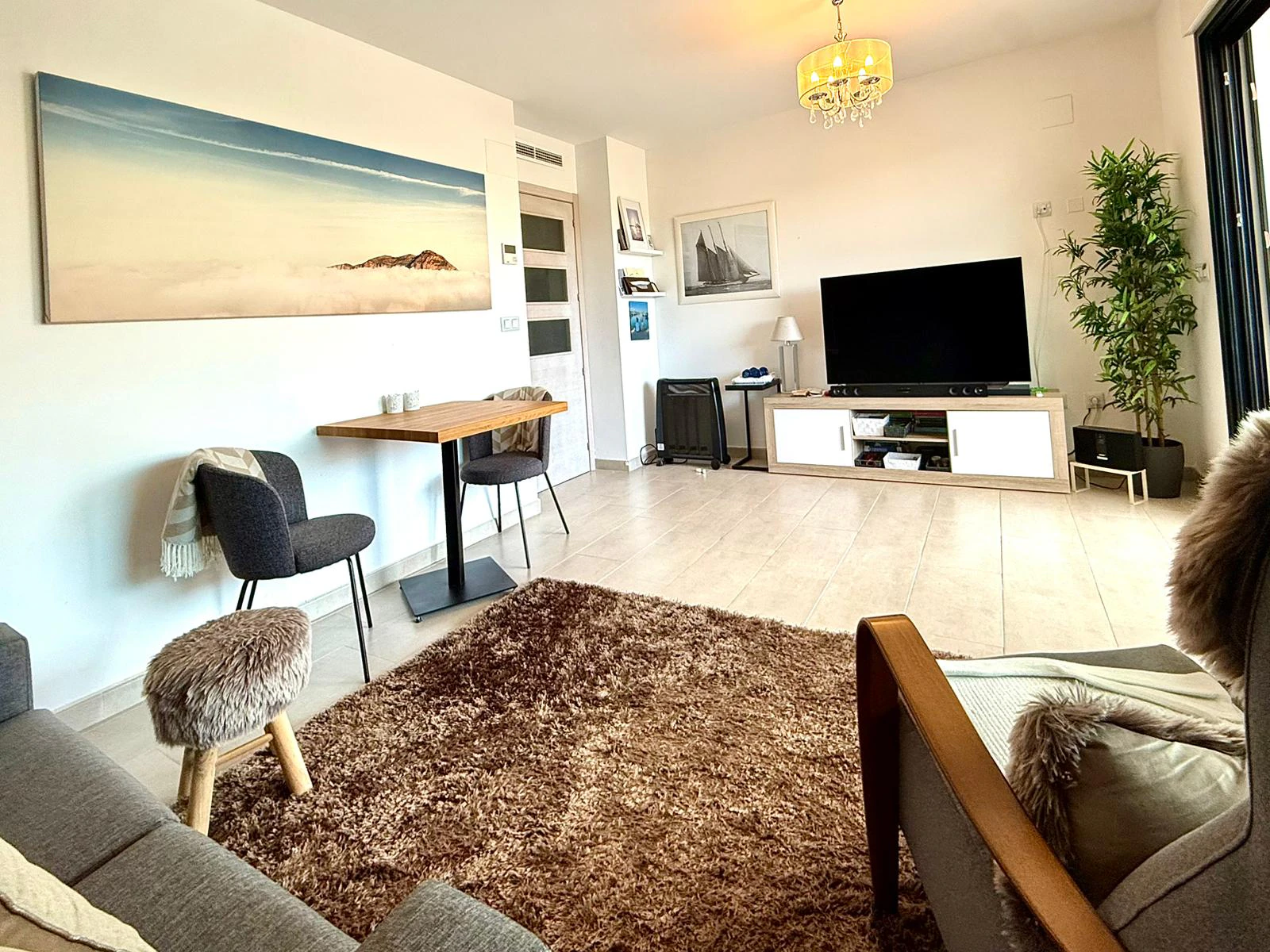 Apartamento en la zona de club nautico en urbanizacion moderna