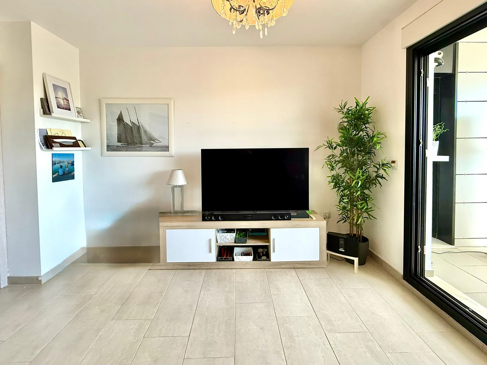 Apartamento en la zona de club nautico en urbanizacion moderna