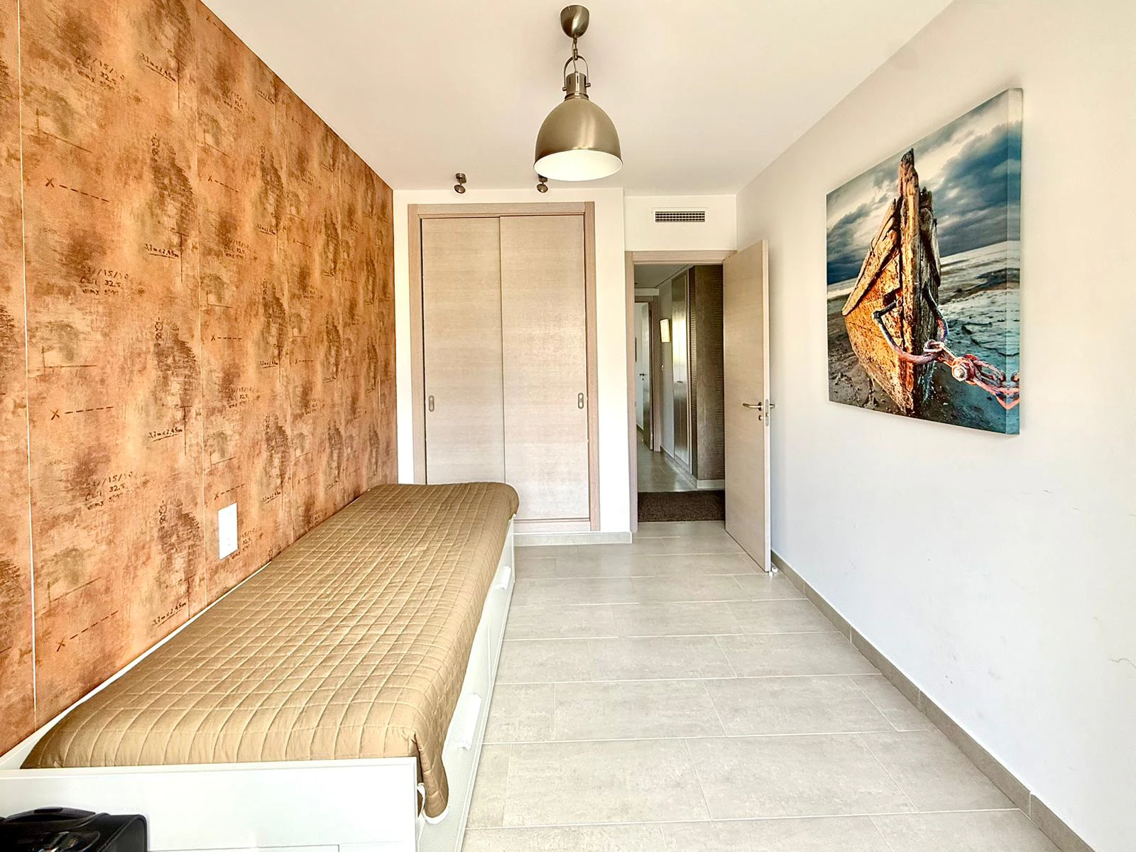 Apartamento en la zona de club nautico en urbanizacion moderna