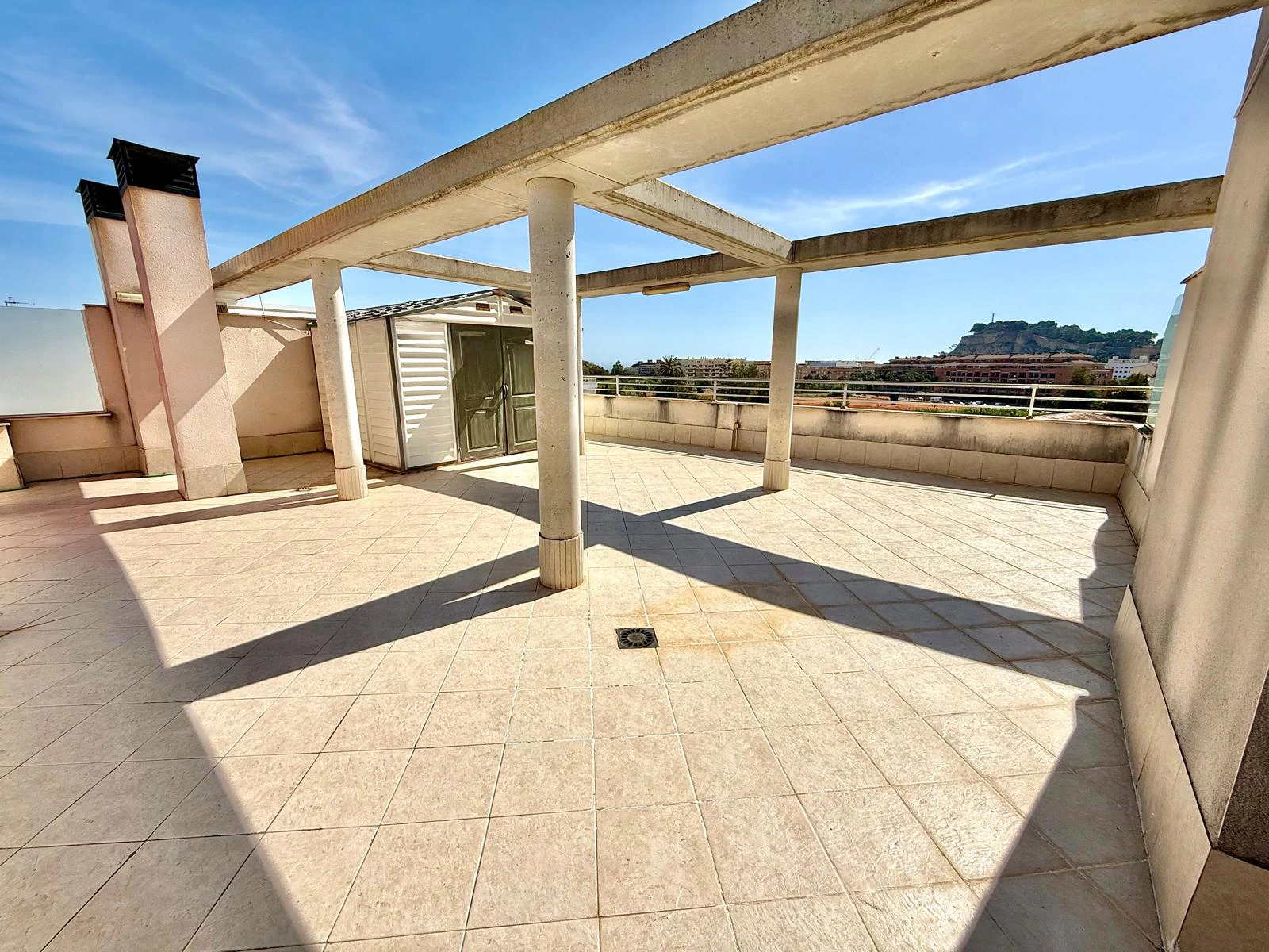 Ático exclusivo en Dénia, junto a la playa y a un paso del centro