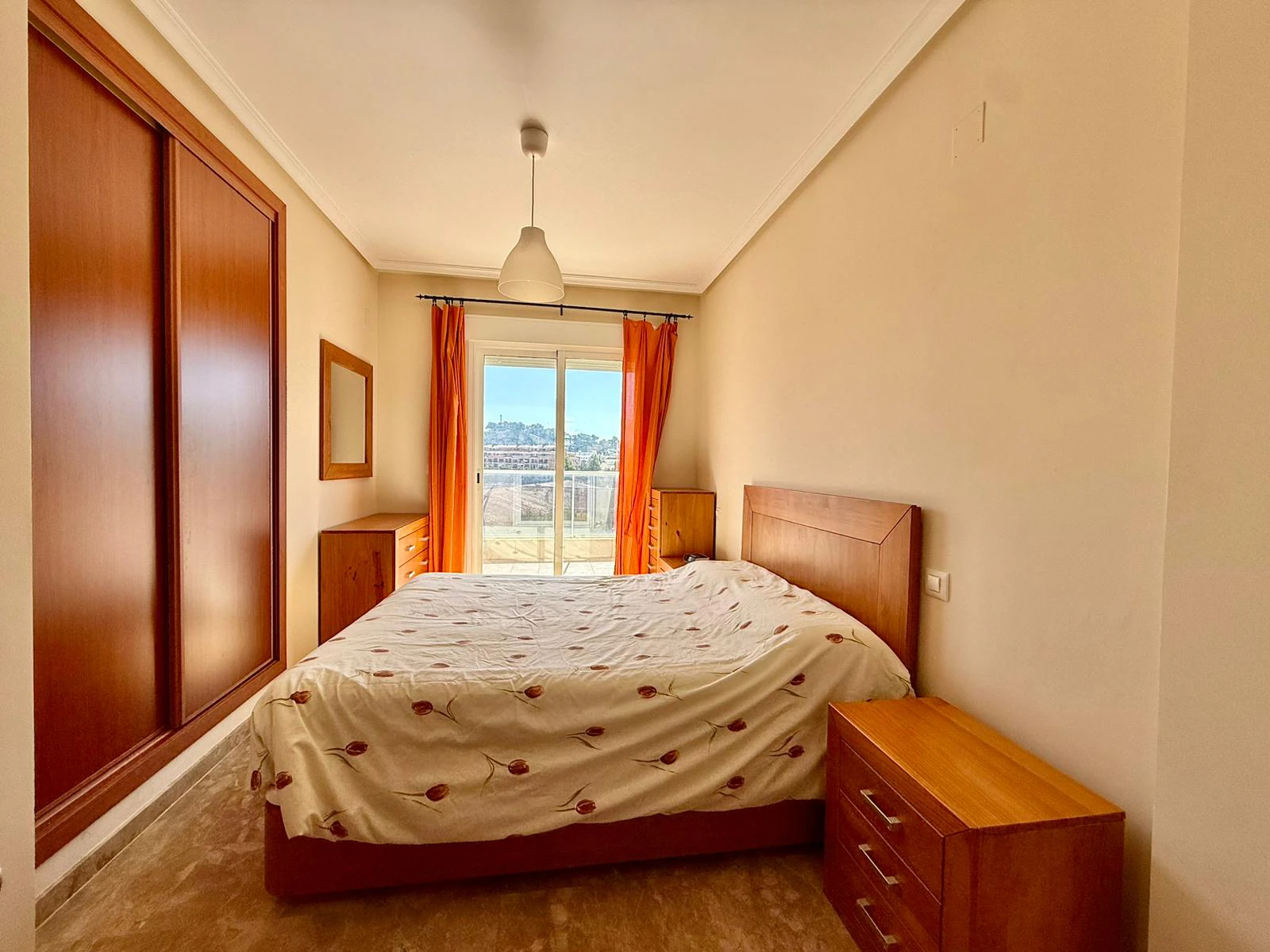 Ático exclusivo en Dénia, junto a la playa y a un paso del centro