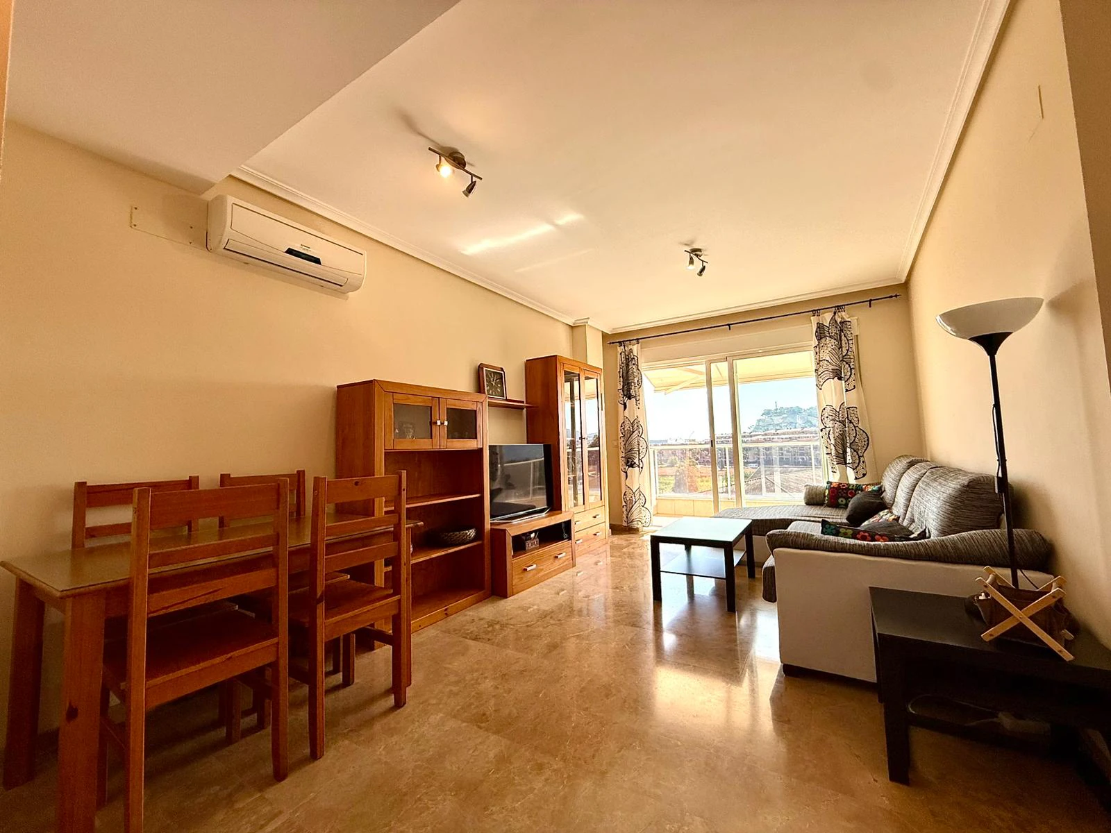 Ático exclusivo en Dénia, junto a la playa y a un paso del centro