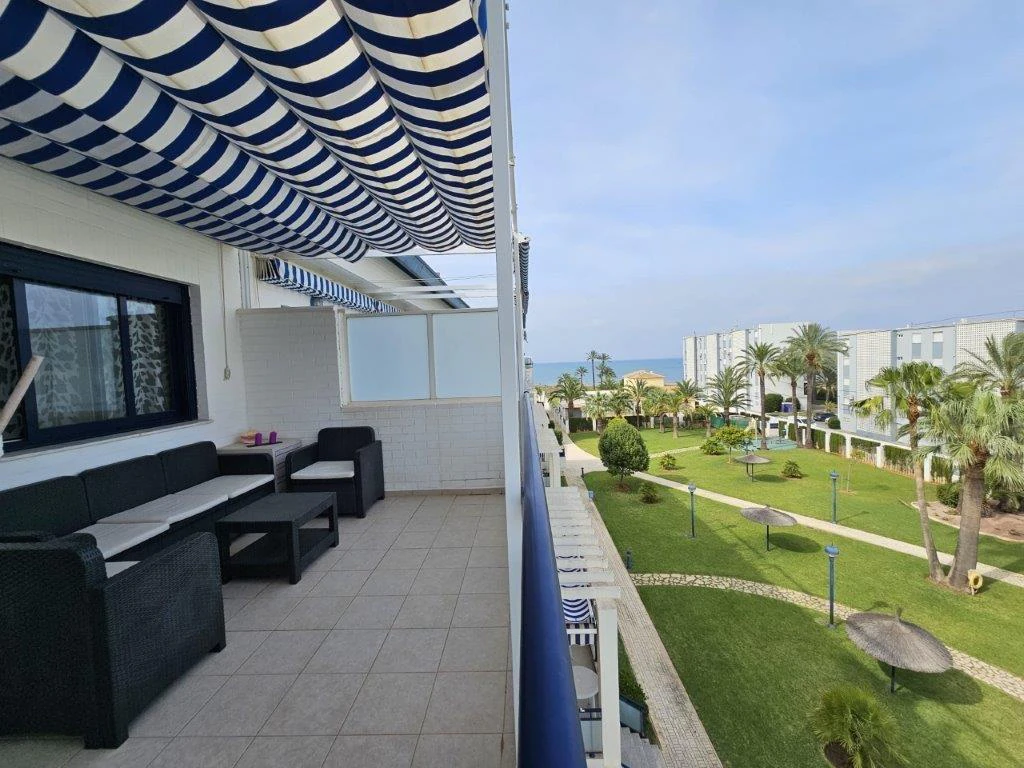 Atico duplex en primera linea de playa en Denia