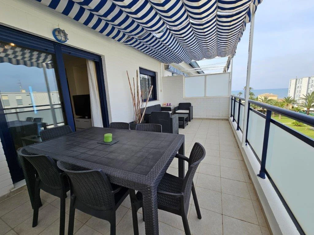 Atico duplex en primera linea de playa en Denia