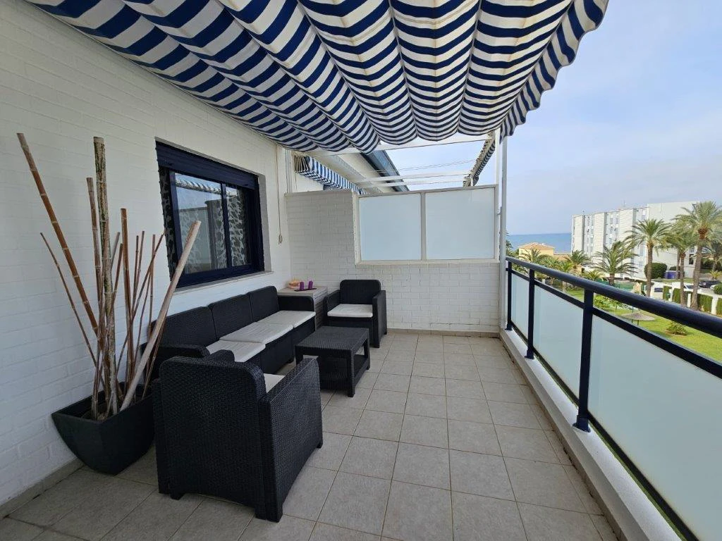 Atico duplex en primera linea de playa en Denia