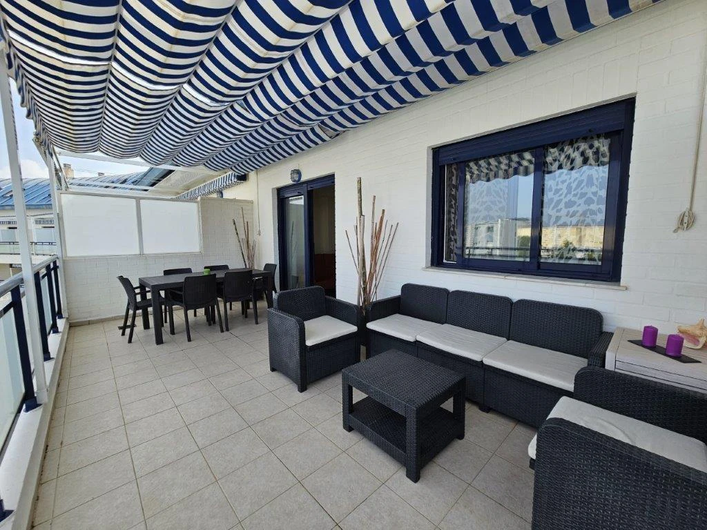 Atico duplex en primera linea de playa en Denia