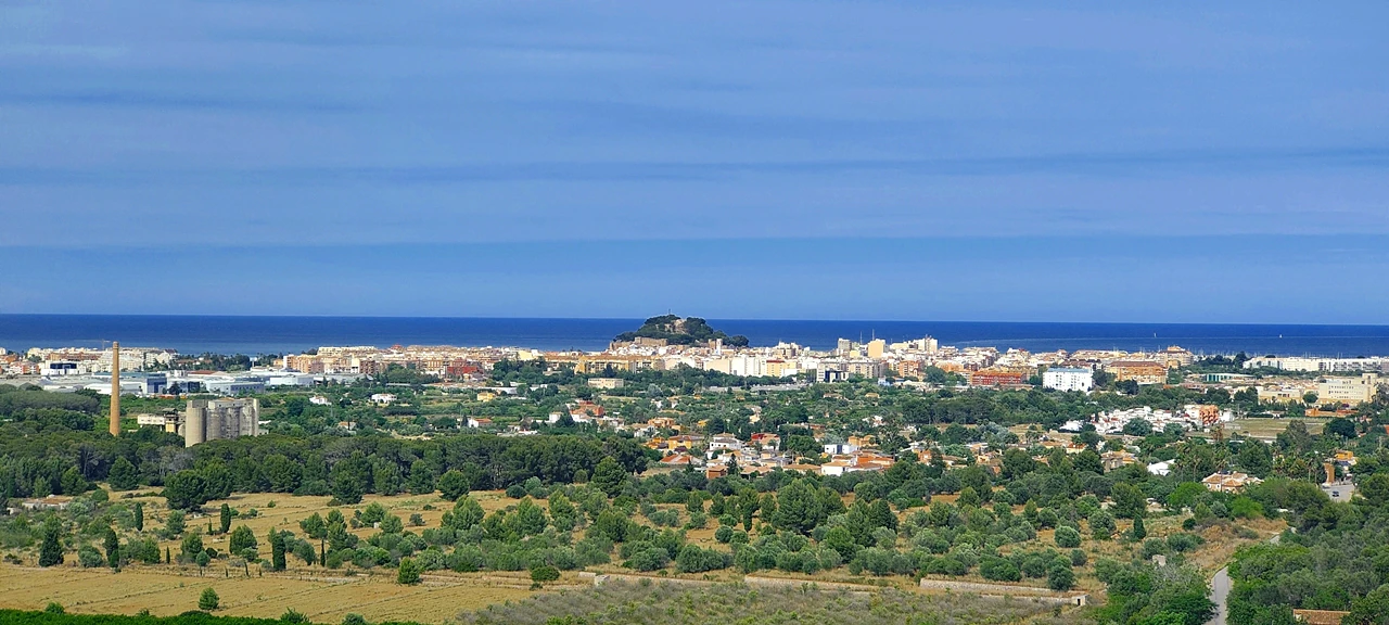 Parcela en Denia con vistas al mar