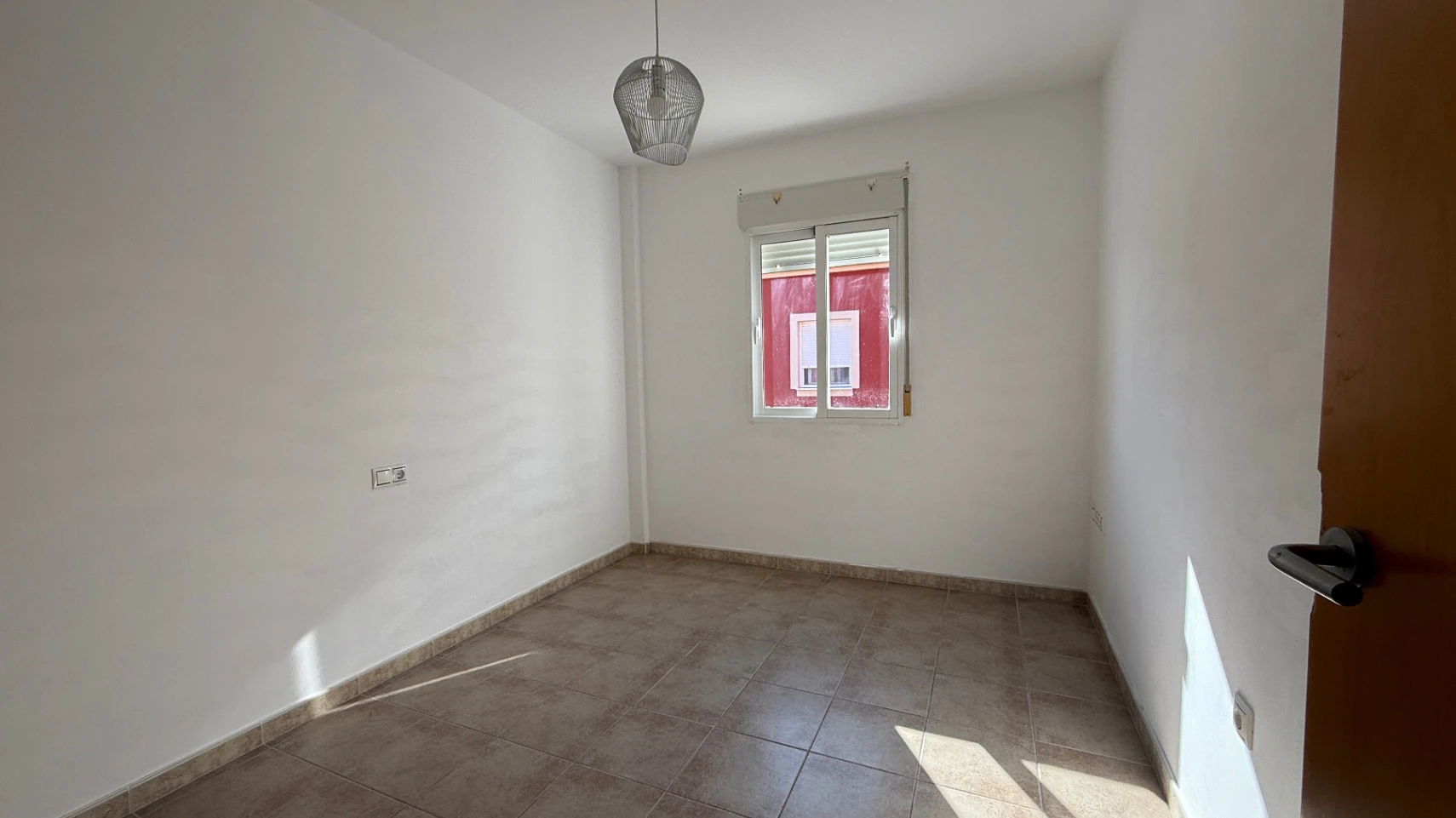 Bungalow entre Gandía y Oliva en venta con 3 habitaciones y jardín en estilo Mediterráneo