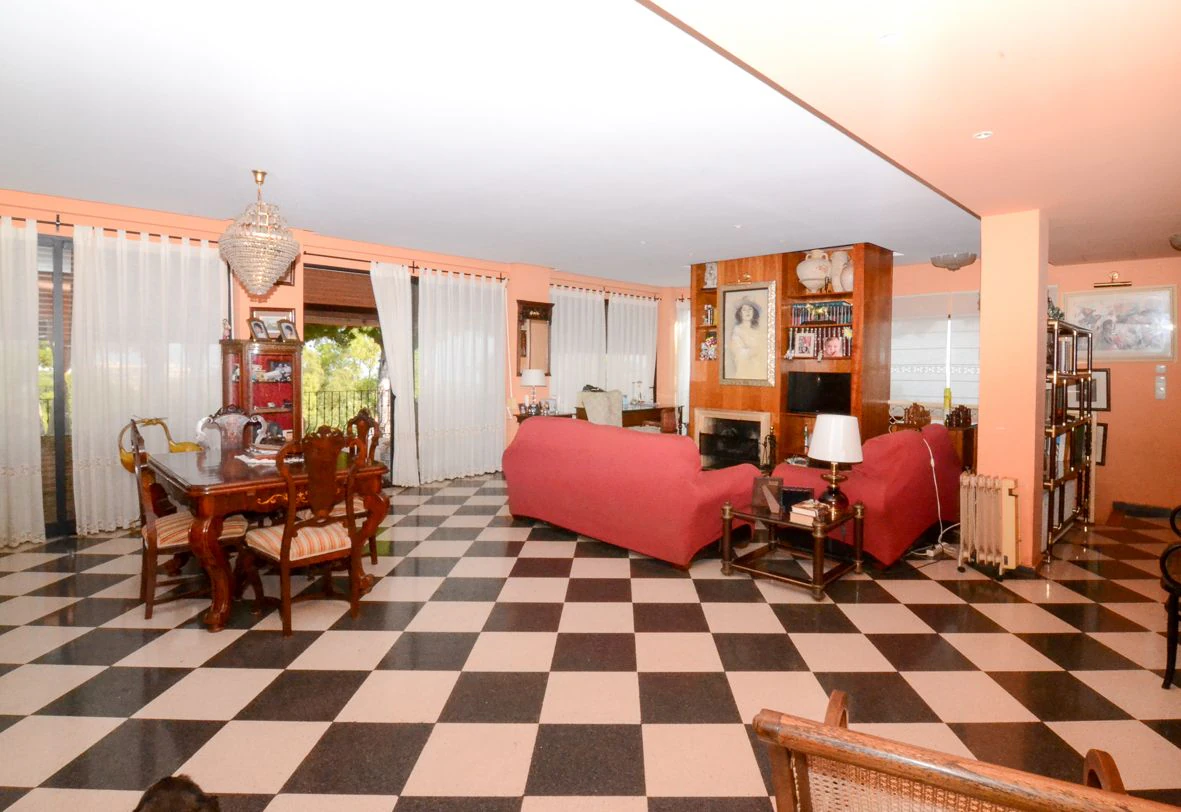 Gran villa señorial en Las Rotas.