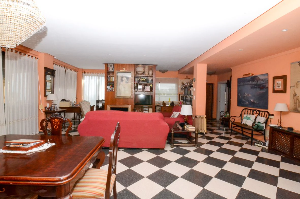 Gran villa señorial en Las Rotas.