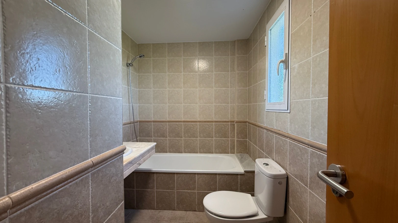 Bungalow entre Gandía y Oliva en venta con 3 habitaciones y jardín en estilo Mediterráneo