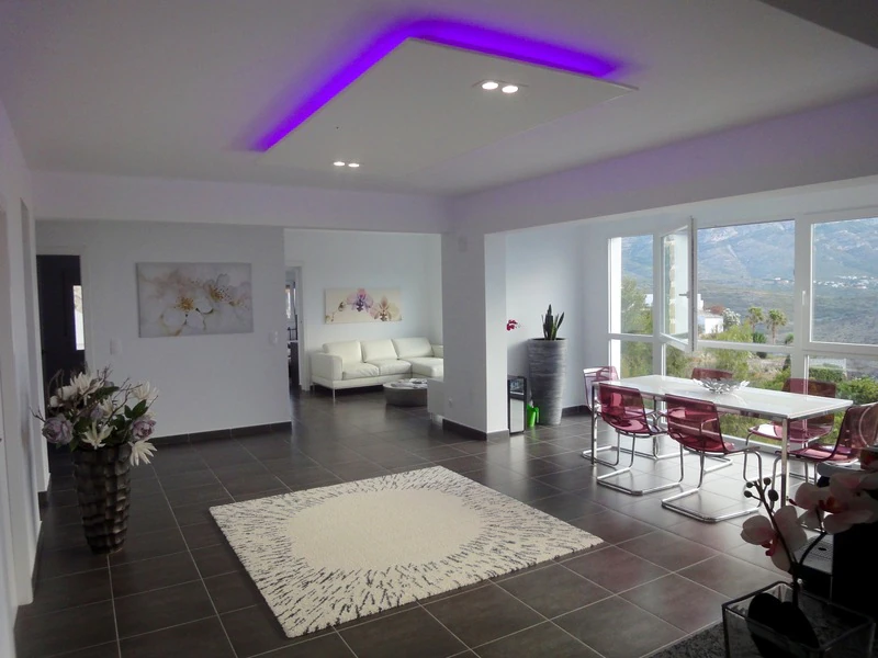 Villa en Las Rotas – vistas panormicas, de las pocas que ya quedan en Denia!