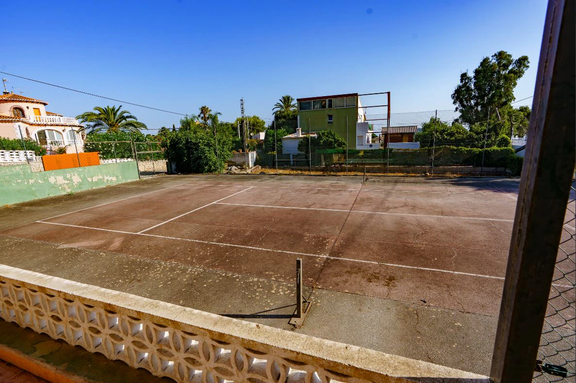 Villa | Chalet en venta en Dénia