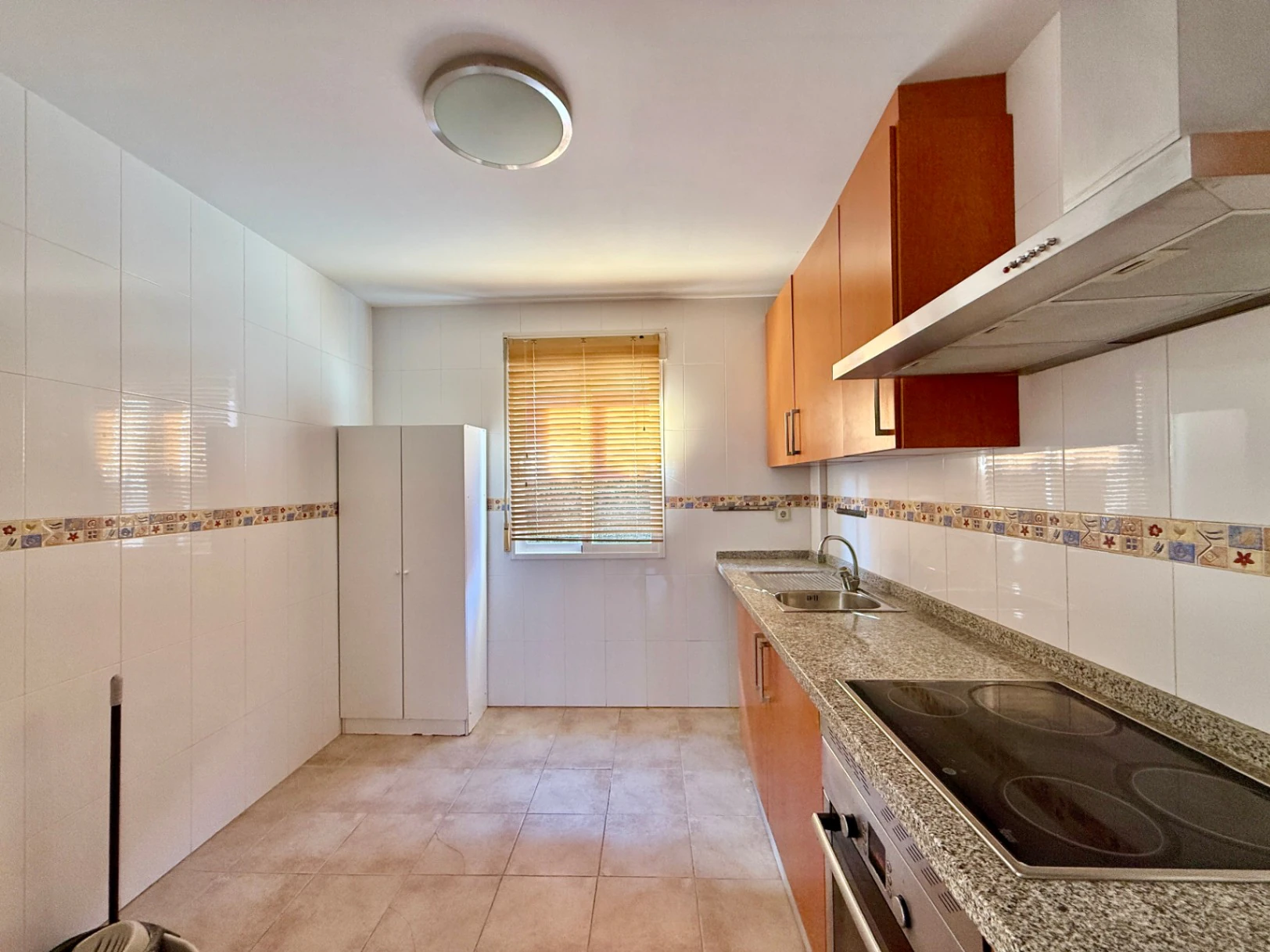 Bungalow entre Gandía y Oliva en venta con 3 habitaciones y jardín en estilo Mediterráneo