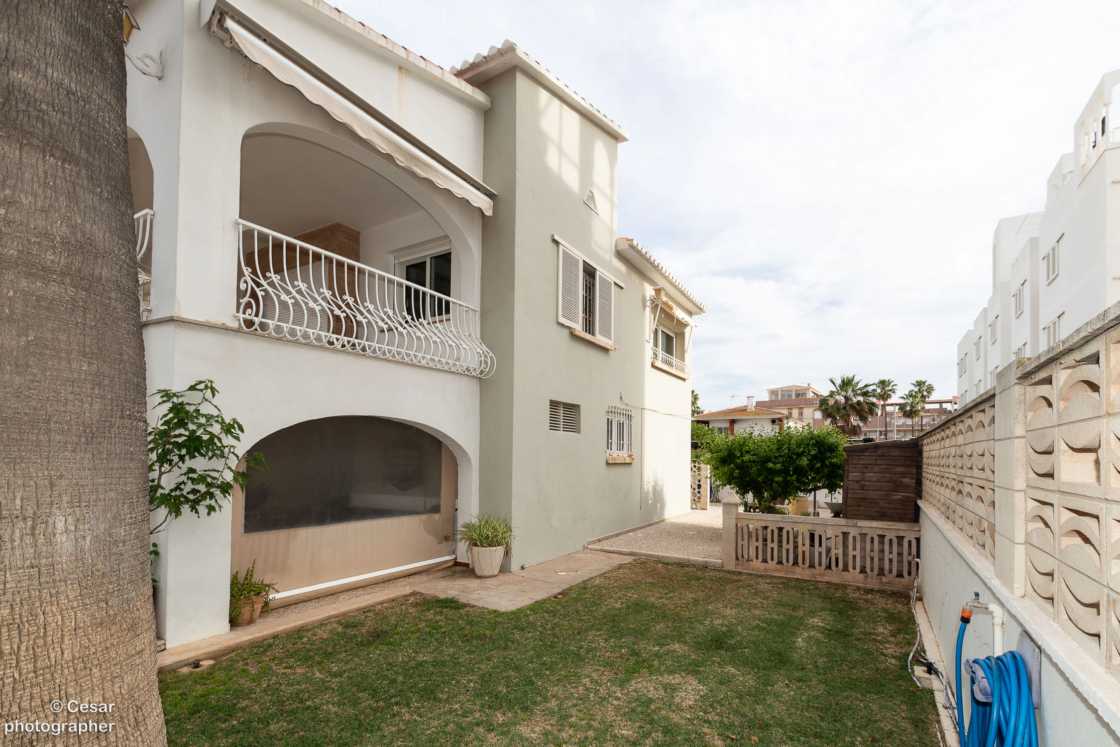 Chalet en venta en Primera Línea Marinas, Denia: 6 habitaciones, piscina privada.