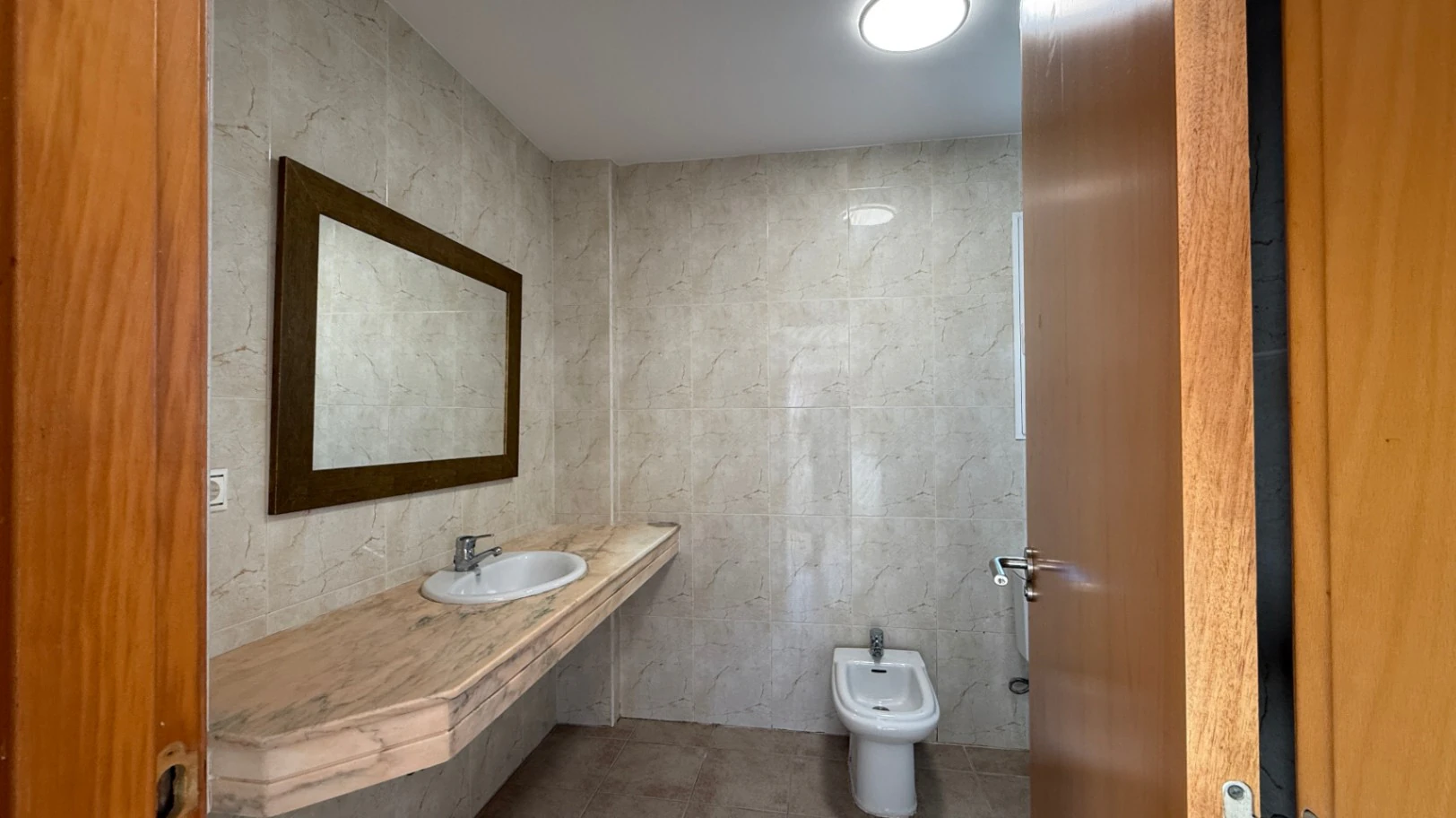 Bungalow entre Gandía y Oliva en venta con 3 habitaciones y jardín en estilo Mediterráneo