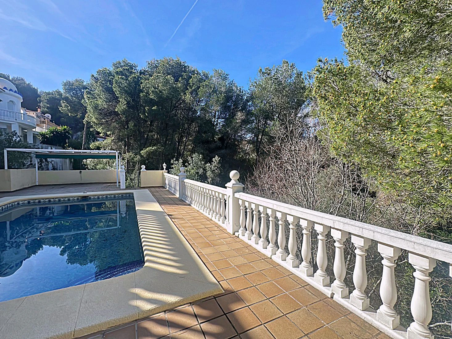 Preciosa villa independiente con vista panorámica, hermoso jardín y muchas posibilidades (alquiler o residencia permanente), absolutamente idílico. - 5