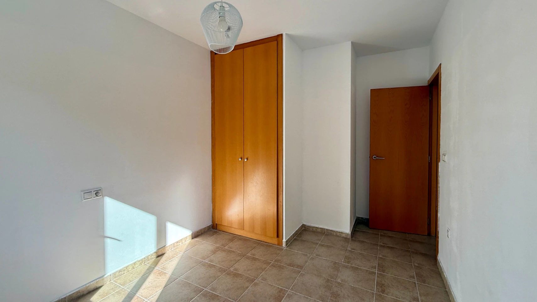 Bungalow entre Gandía y Oliva en venta con 3 habitaciones y jardín en estilo Mediterráneo