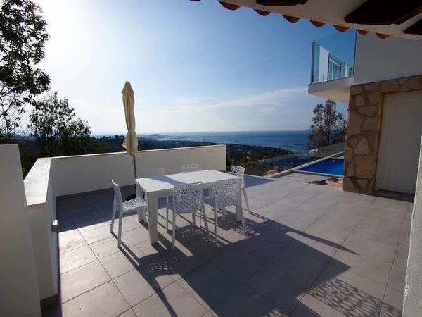 Villa en Las Rotas – vistas panormicas, de las pocas que ya quedan en Denia!