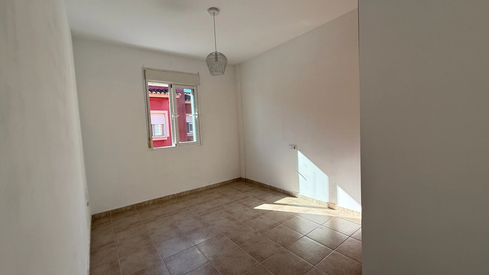 Bungalow entre Gandía y Oliva en venta con 3 habitaciones y jardín en estilo Mediterráneo