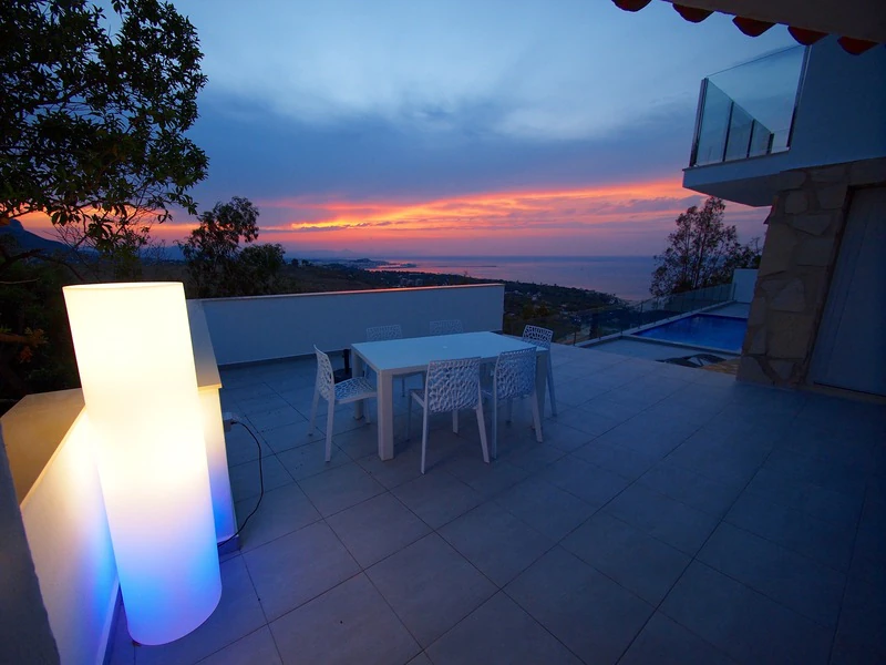 Villa en Las Rotas – vistas panormicas, de las pocas que ya quedan en Denia!