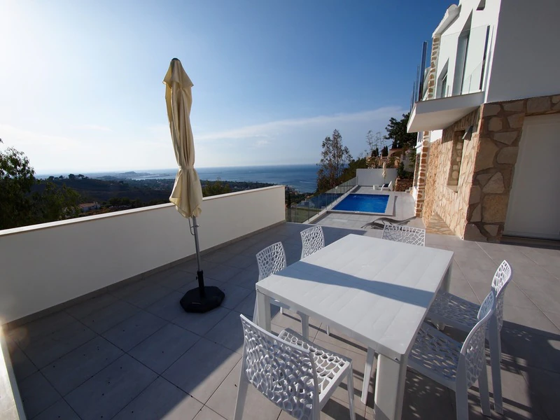 Villa en Las Rotas – vistas panormicas, de las pocas que ya quedan en Denia!
