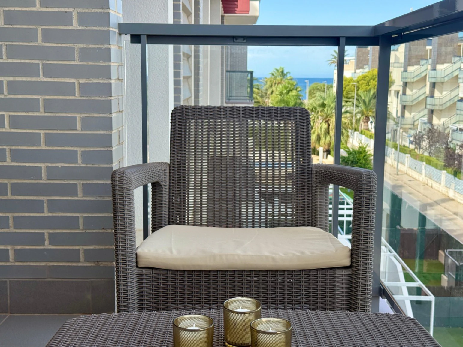 Apartamento en Denia a 750m de la ciudad y en segunda linea de playa, olvidate del coche!