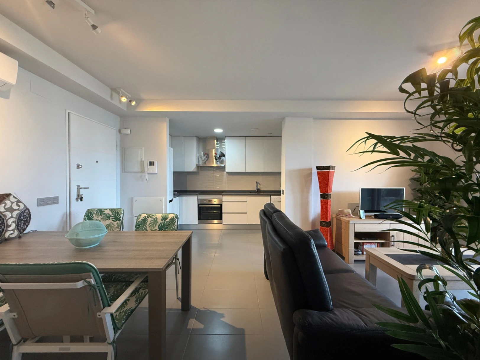 Apartamento en Denia a 750m de la ciudad y en segunda linea de playa, olvidate del coche!