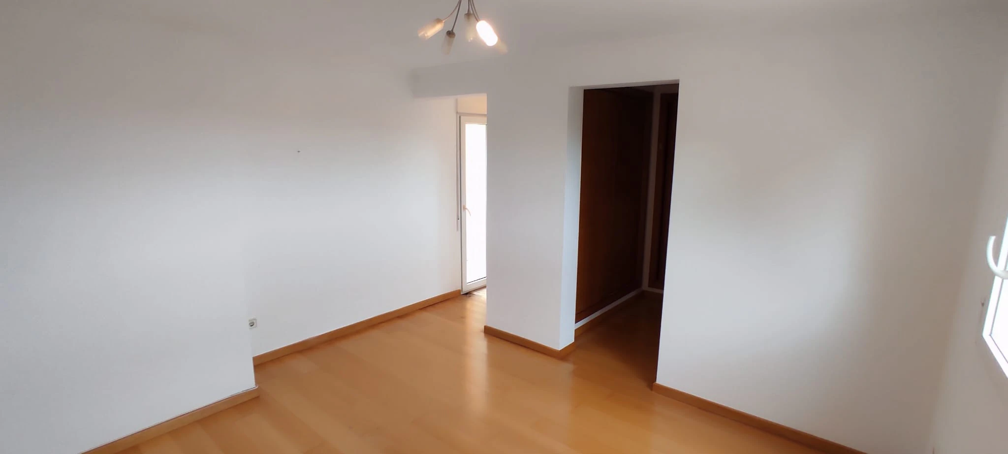 Gran chalet/villa en venta  muy   amplia  con piscina privada  en Denia