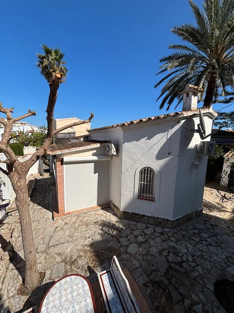 Chalet independiente cerca del mar