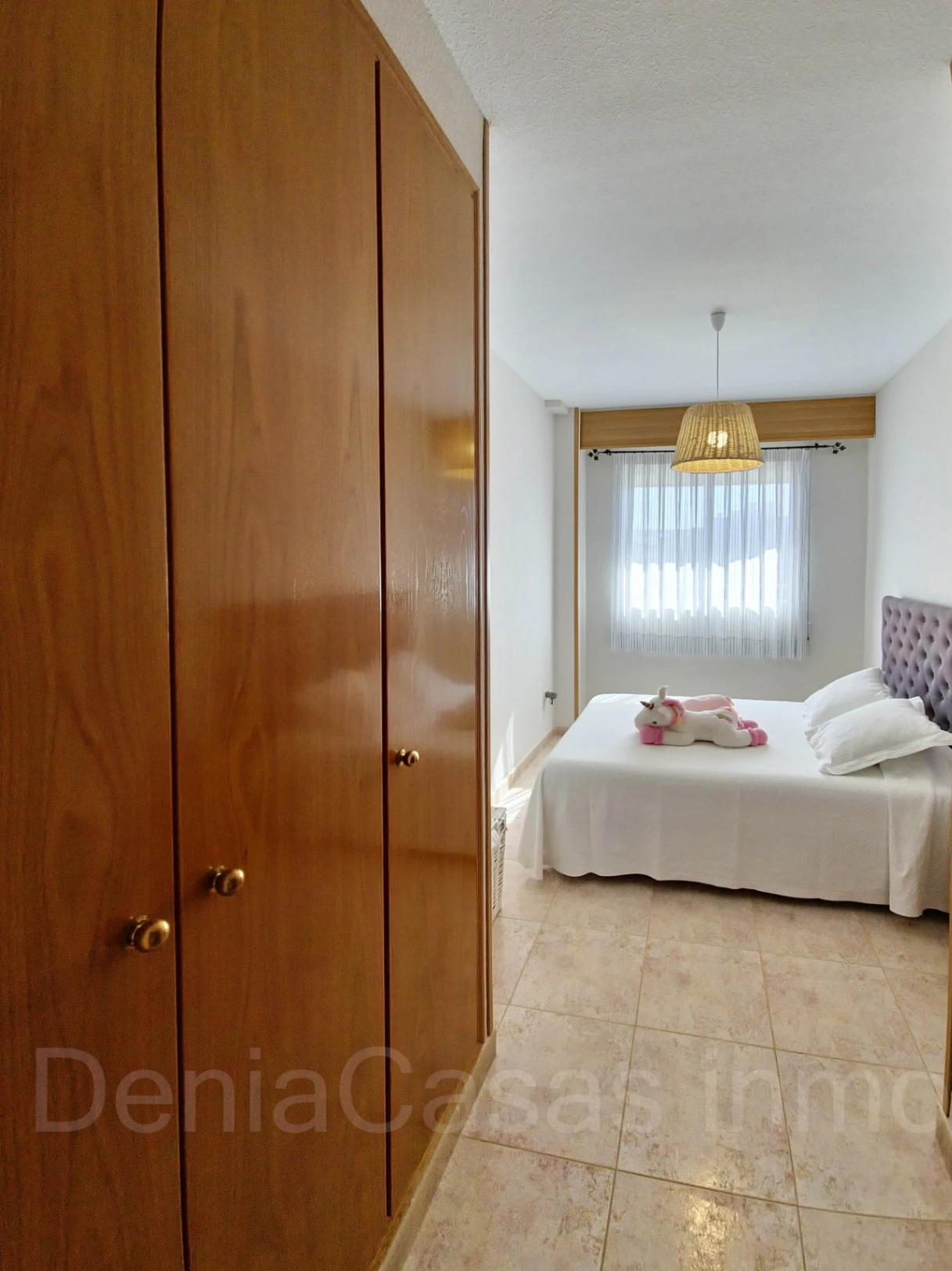 Apartamento de tres dormitorios pegado a la playa y al centro de Denia