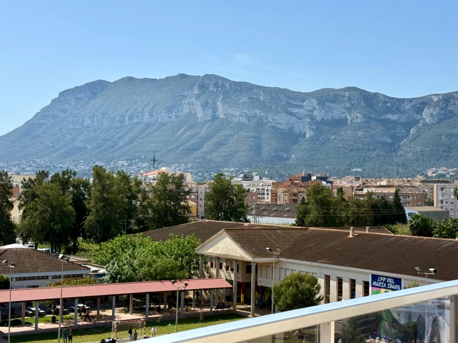 Penthouse exclusif à Dénia, près de la plage et à un pas du centre.