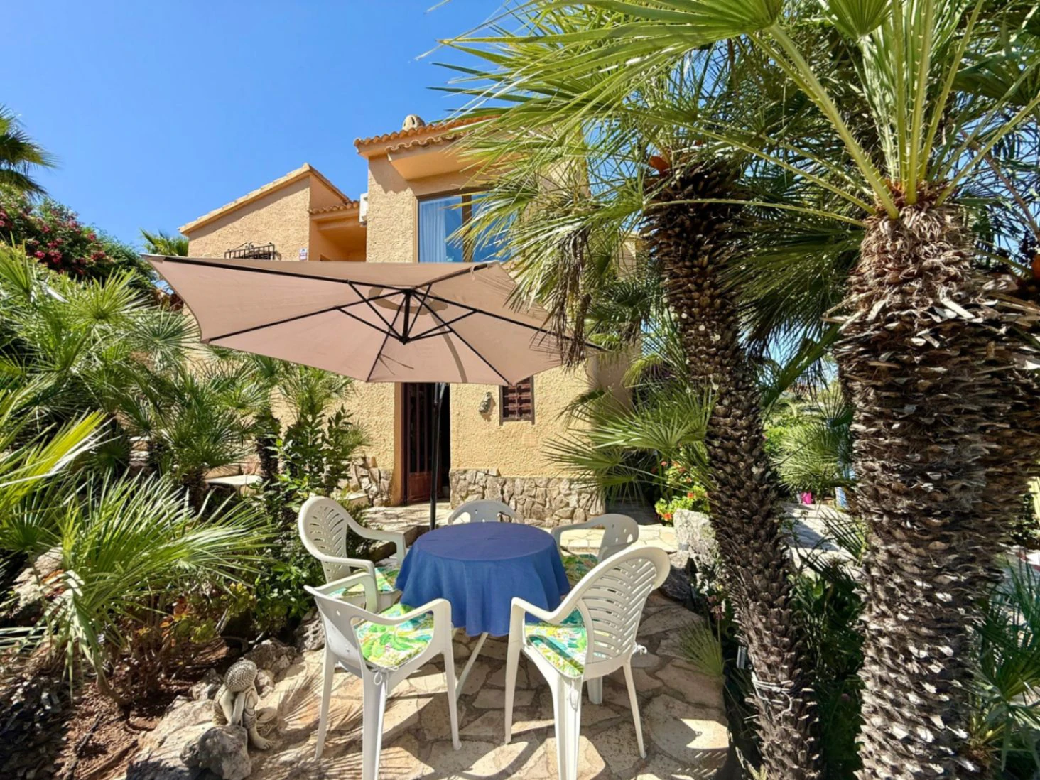 Chalet en Monte Pedreguer de dos dormitorios con apartamento independiente