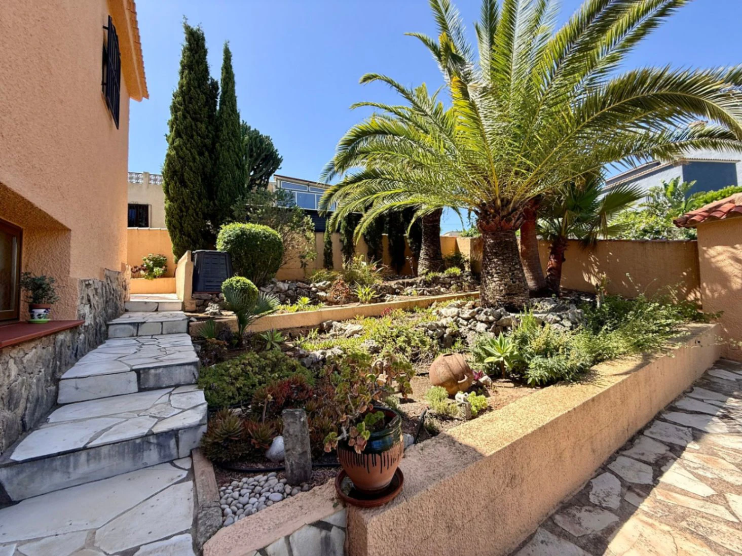 Chalet en Monte Pedreguer de dos dormitorios con apartamento independiente