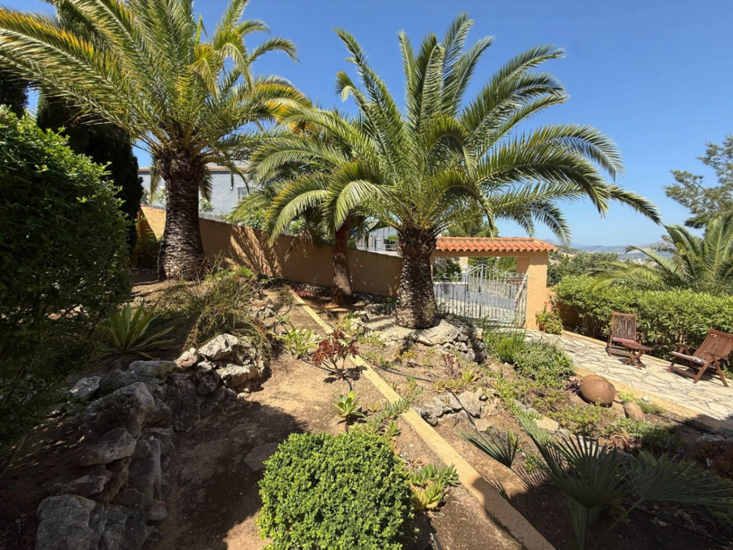 Chalet en Monte Pedreguer de dos dormitorios con apartamento independiente