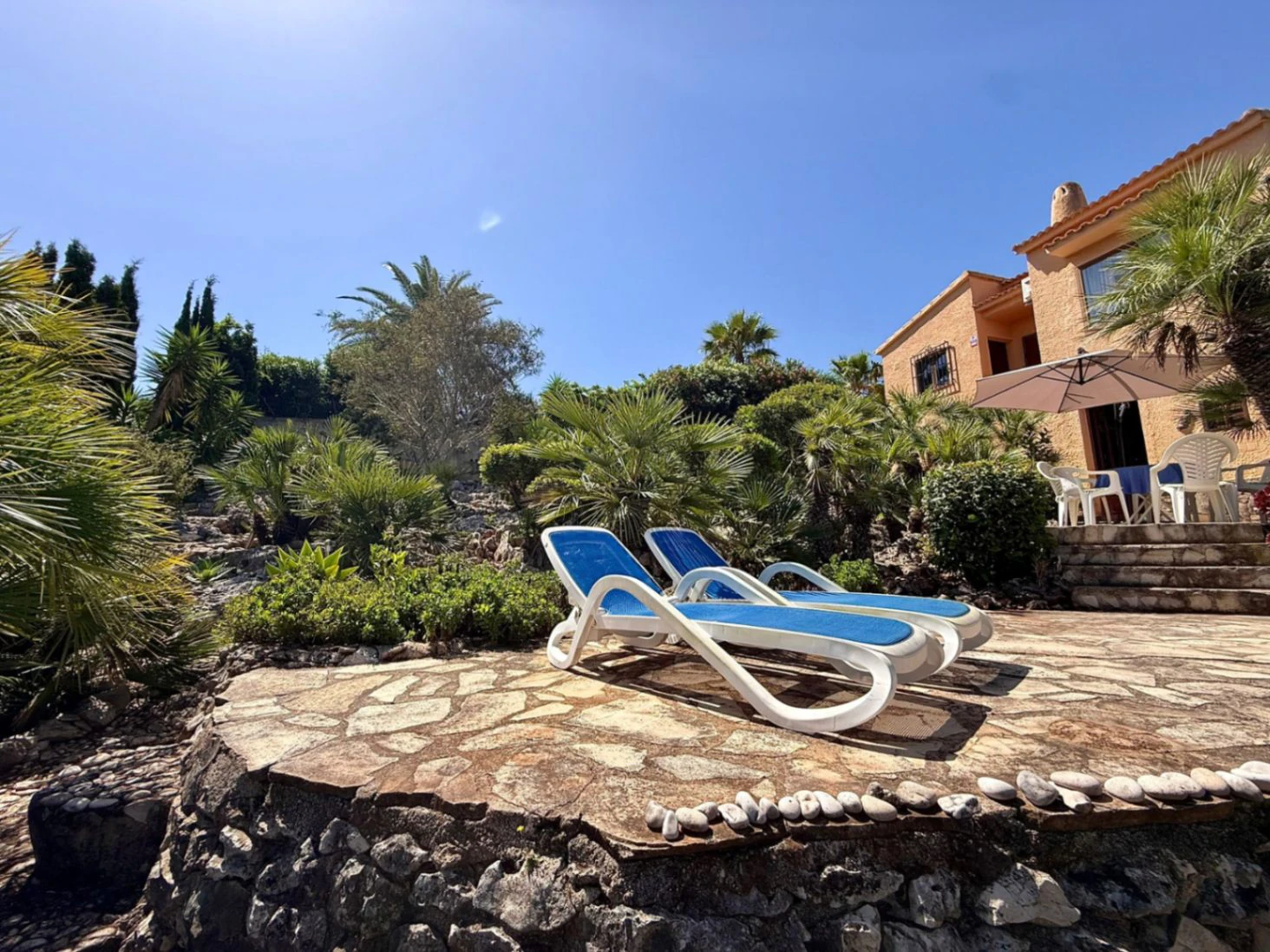 Chalet en Monte Pedreguer de dos dormitorios con apartamento independiente