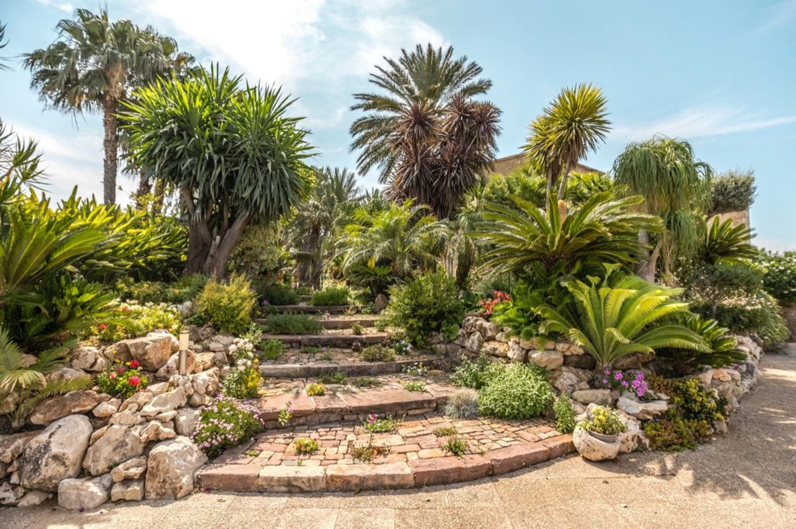 Propriété avec parcelle de 20 000 m à Denia