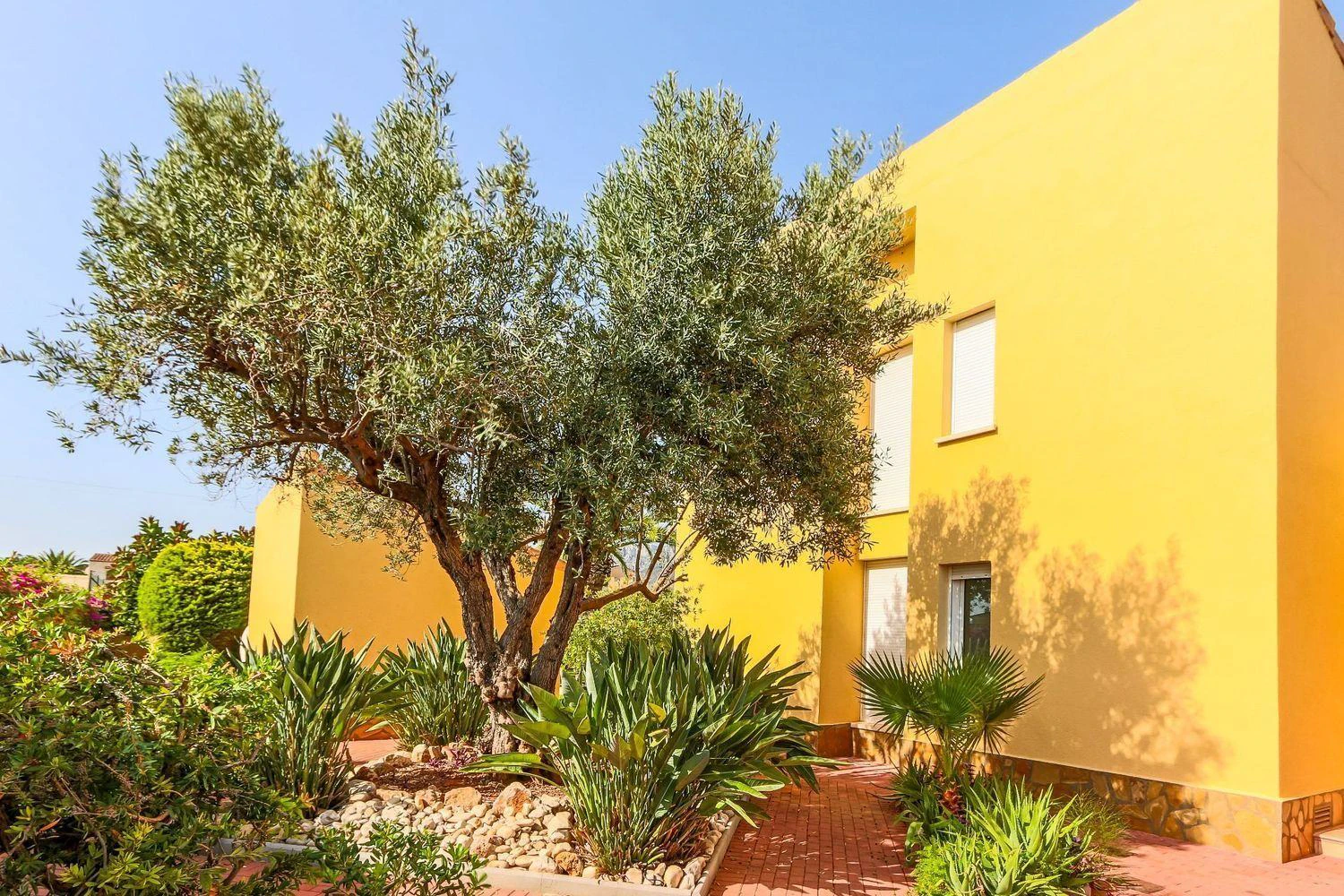 Azurillo - Chalet moderno a tan solo 200 metros de la playa Almadrava