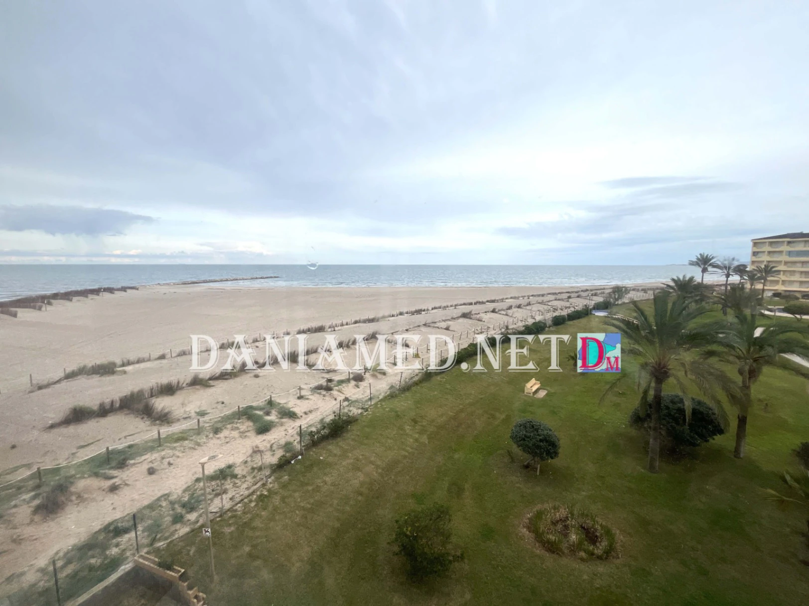 AnaRacons - Apartamento con vistas al mar en Playa de Les Deveses, Dénia