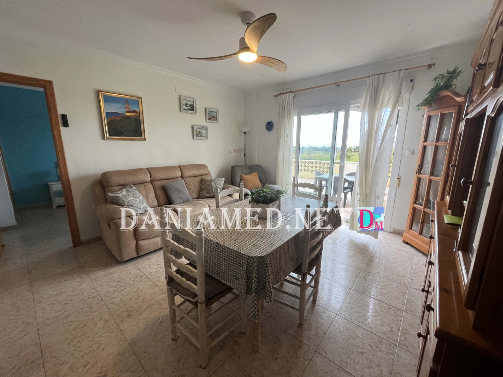 Planta baja en primera línea de playa en Dénia