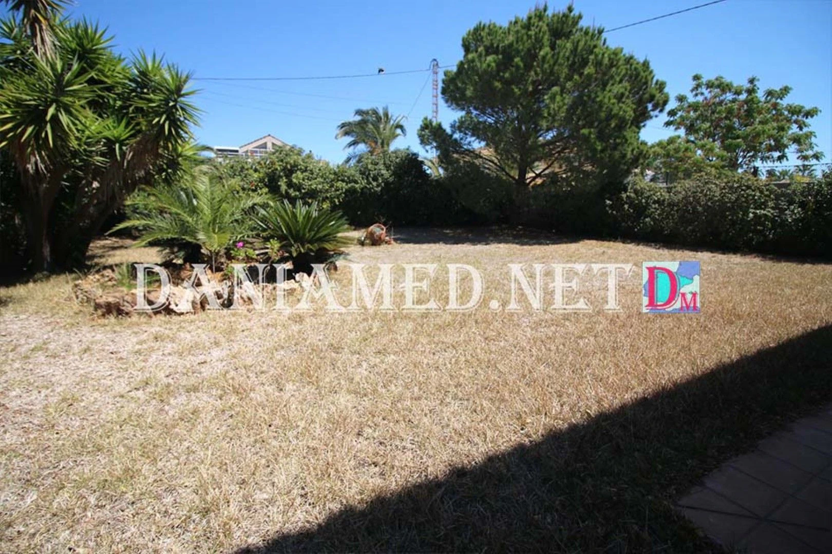 Villasal - ¡Chalet a solo 50 metros de la Playa Deveses!
