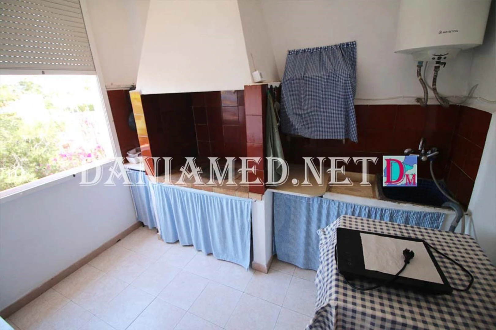 Villasal - ¡Chalet a solo 50 metros de la Playa Deveses!