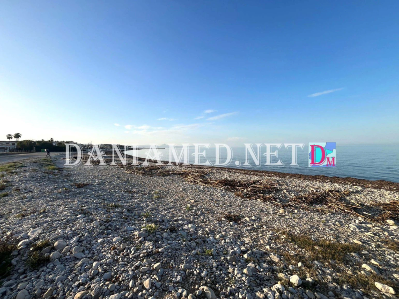 Adojesus - Precioso Adosado Esquinero en Els Poblets — ¡A solo 100 metros de la Playa Almadraba!
