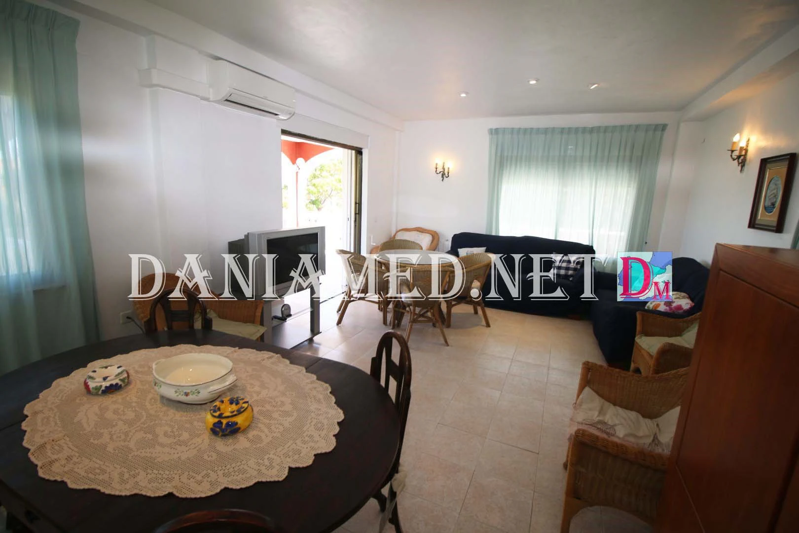 Villasal - ¡Chalet a solo 50 metros de la Playa Deveses!