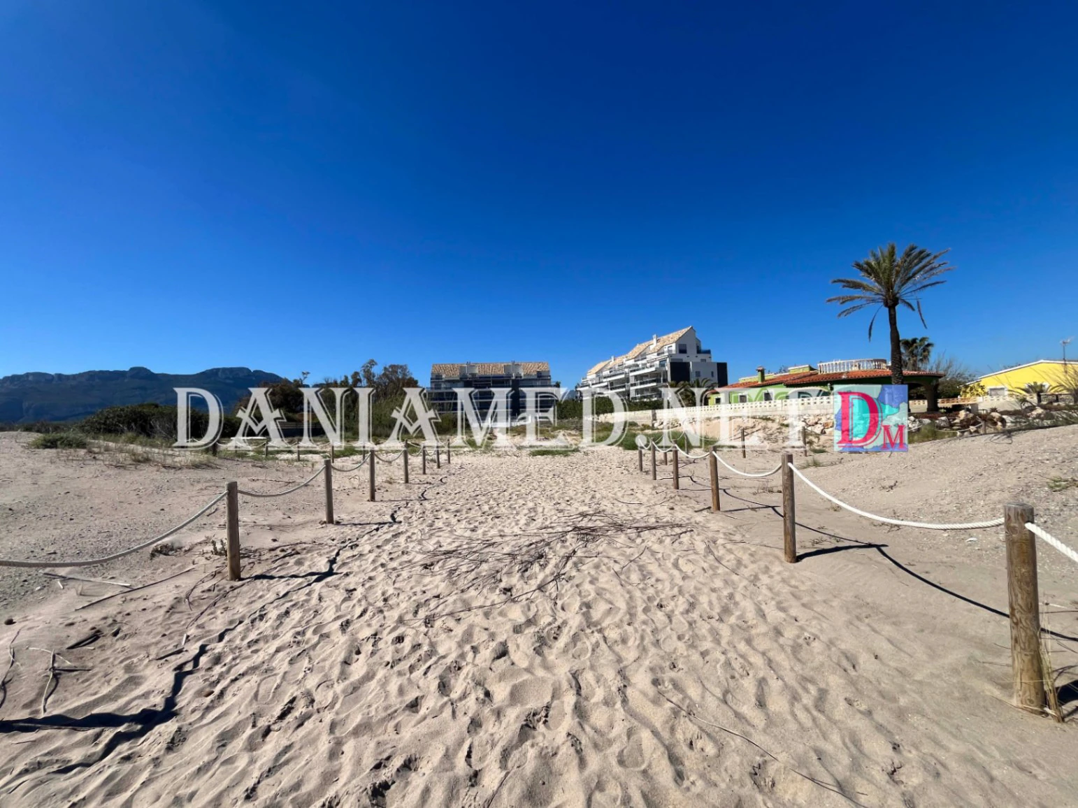 Carmenplaya - Ground floor on the frontline, Denia, Deveses Beach area!