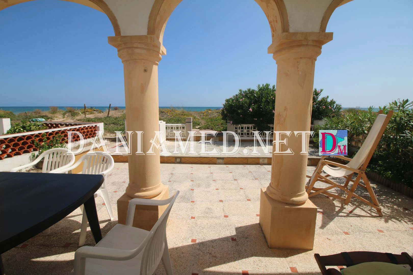 Costaplaya - Charming Beachfront House in Deveses, Dénia