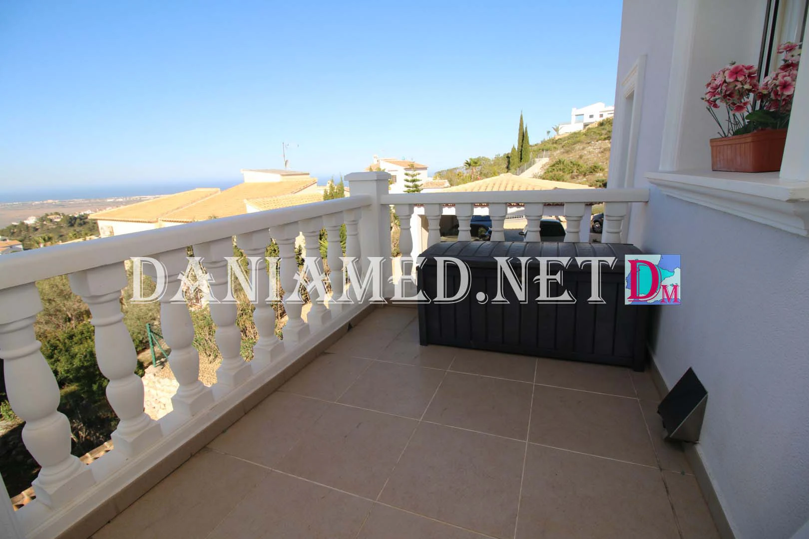 Alpa - Chalet with Sea Views and Solar Panels!