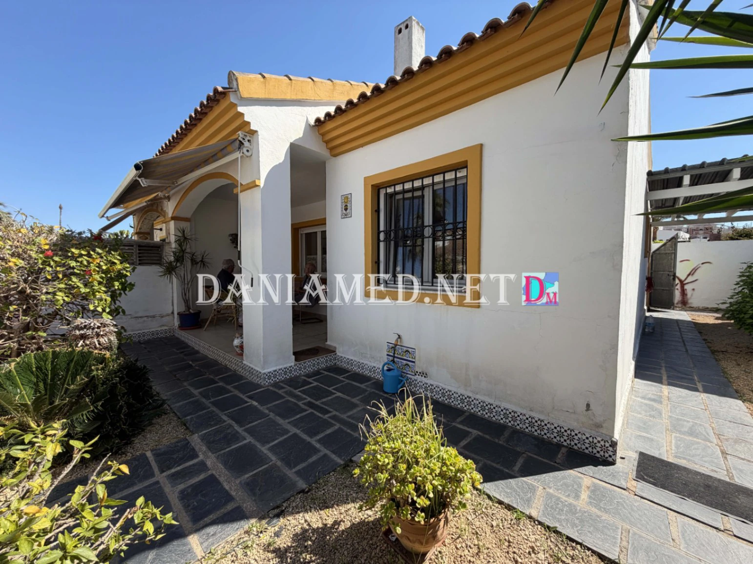 Ola14 - Beautiful semi-detached chalet just 400 m from Les Deveses Beach.